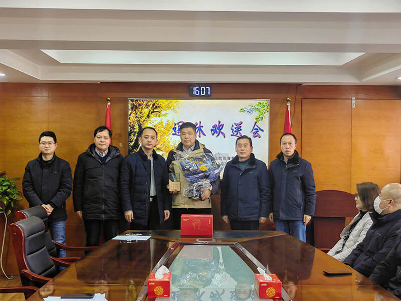 致敬韶华  荣休安康